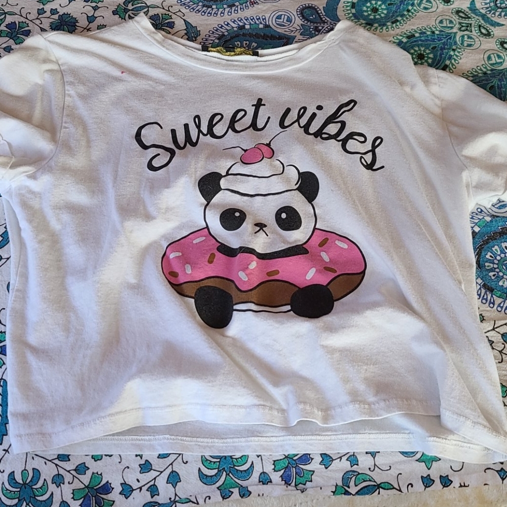 Cropped sweet vibes t-shirt